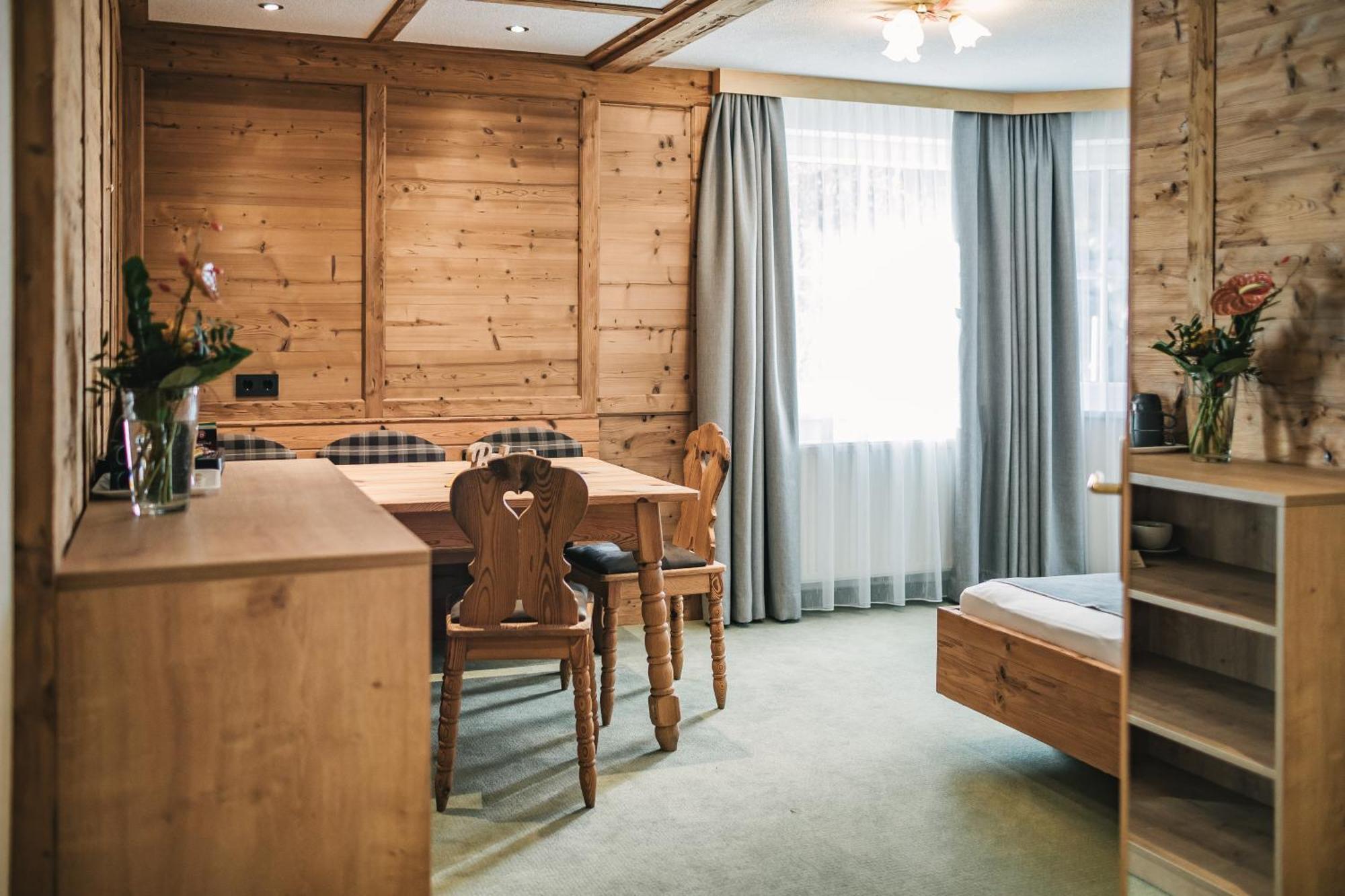 Arlen Lodge Hotel Inkl Premium Karte Im Sommer Sankt Anton am Arlberg Dış mekan fotoğraf