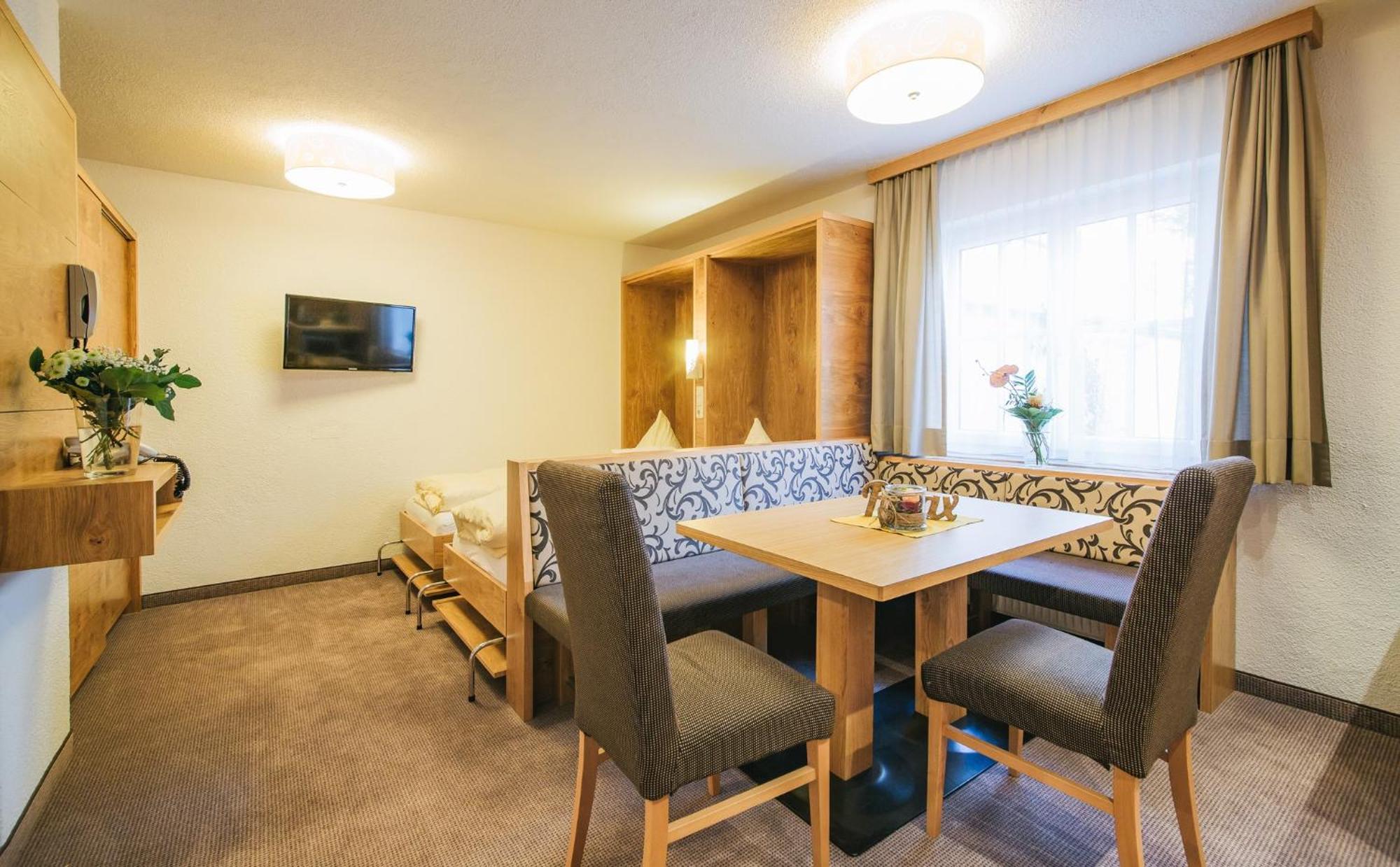 Arlen Lodge Hotel Inkl Premium Karte Im Sommer Sankt Anton am Arlberg Dış mekan fotoğraf